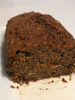 Una foto de Banana-carrot cake