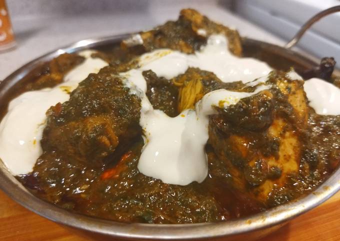 Palak chicken Recipe by Sarvat Hanif - Cookpad