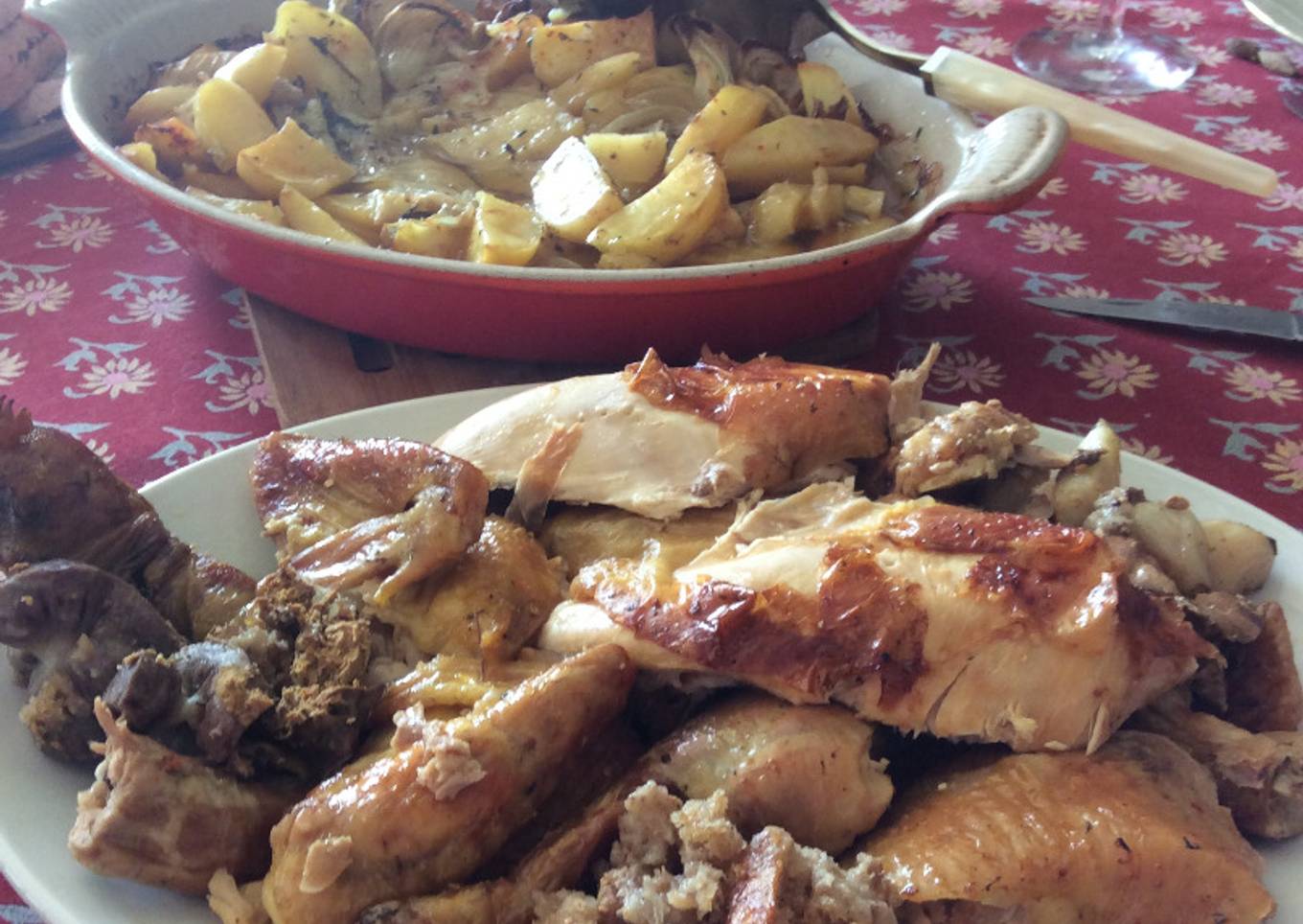 Poulet rôti et pommes de terres aux oignons