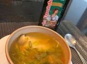 Una foto de caldito de chile