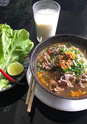 Hình của món Mỳ gói bò tái cho bửa sáng lười ;).