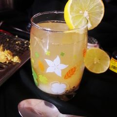 A picture of Lemon ginger juice.