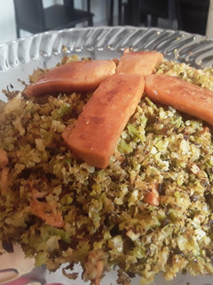 Una foto de "Arroz" de coliflor y brócoli... 😜😝😜🥦🍙🍚🍙🥦