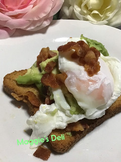 Una foto de Huevo poché en tostada