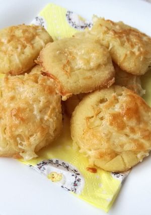 Gluténmentes túrós pogácsa recept fotója