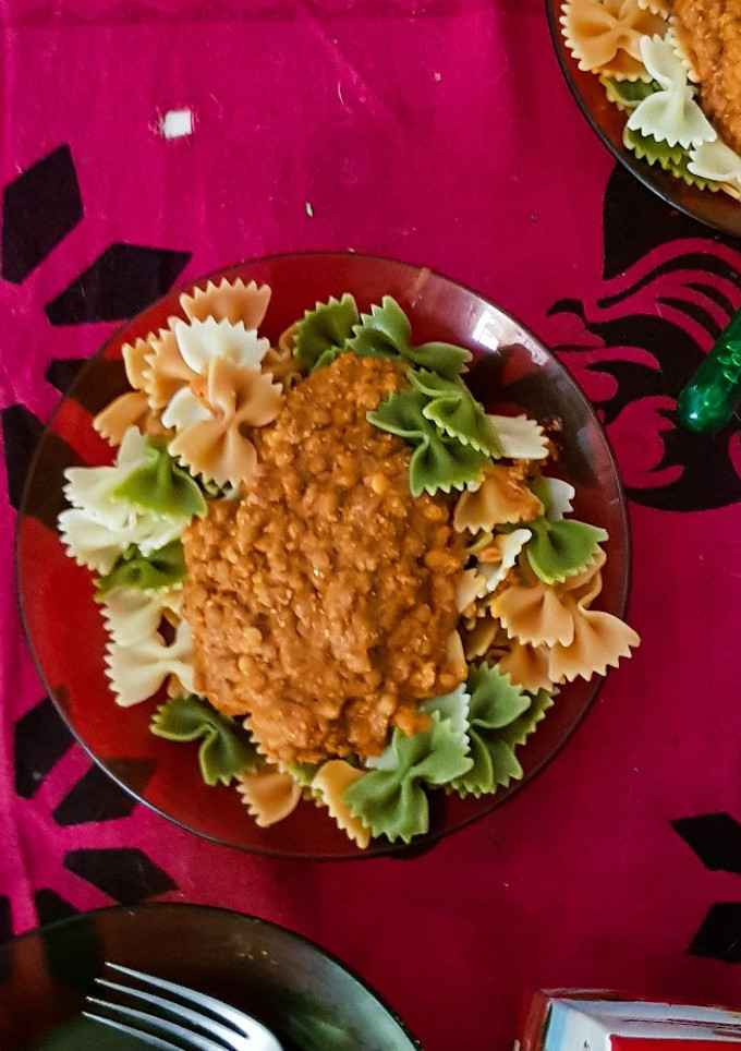 Una foto de Pesto rosso con lentejas