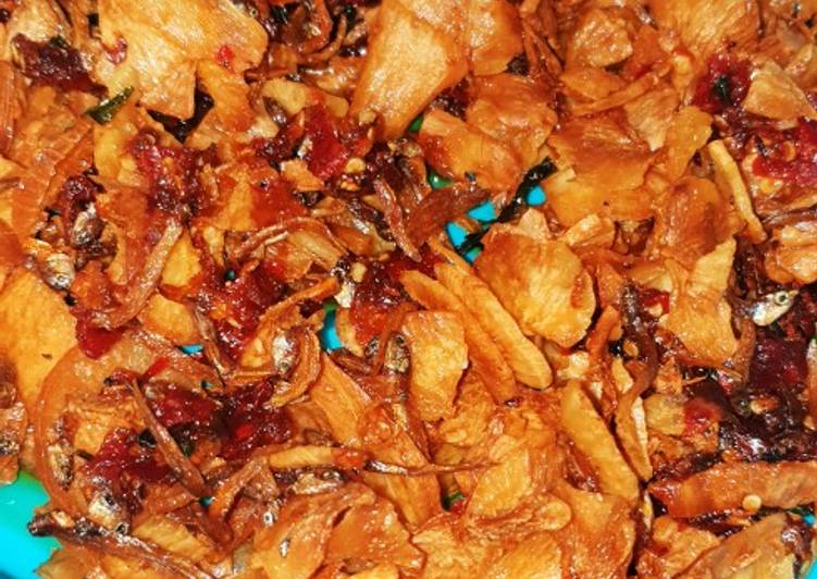 Keripik ubi balado