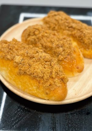 A picture of Mochi and Pork Floss Bread 🥖.