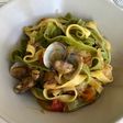 Pasta fresca con almejas