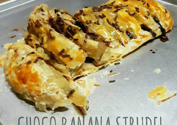 Langkah Mudah untuk Menyiapkan Choco Banana Strudel, Lezat Sekali