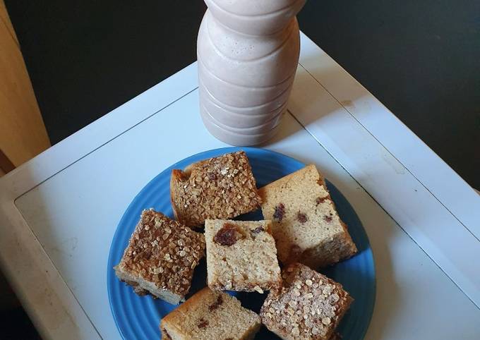 Banana sheet cake and Smoothie