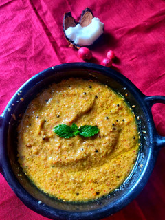 करवंदाची चटणी (karwandachi chutney recipe in marathi) रेसिपी चे मुख्य फोटो