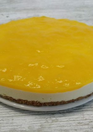 Una foto de Pastel de queso fresco y mango