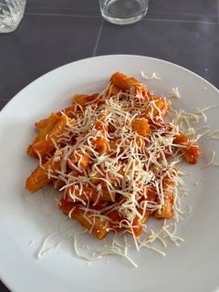 Una foto de Tortiglioni con salsa de tomate