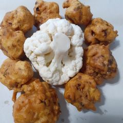 A picture of Cauliflower pakora.
