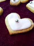 Corazones glaseados de galleta