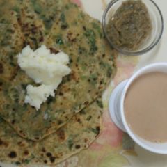 A picture of Layer meathi paratha.