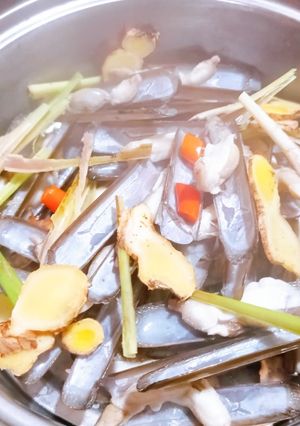Hình của món Ốc móng tay hấp gừng sả.