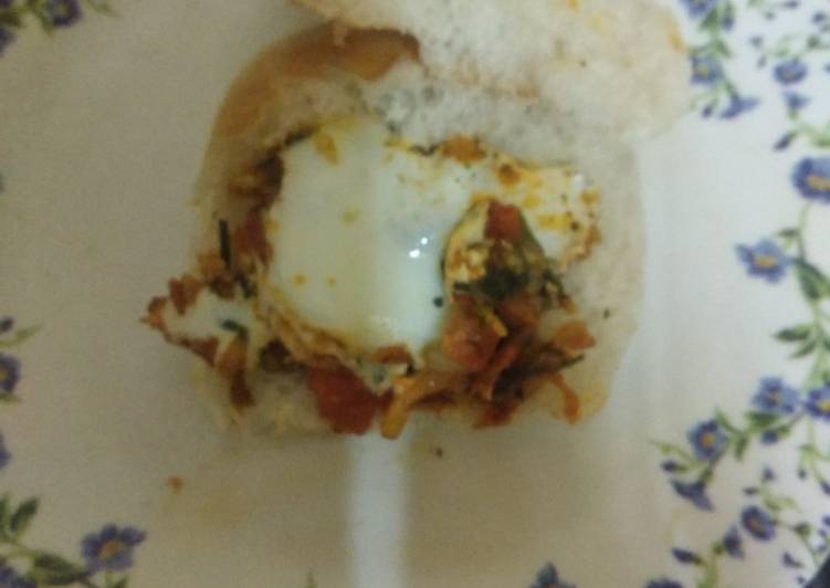 Peri Tawa egg pav