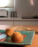 Bombas de carne con mojo