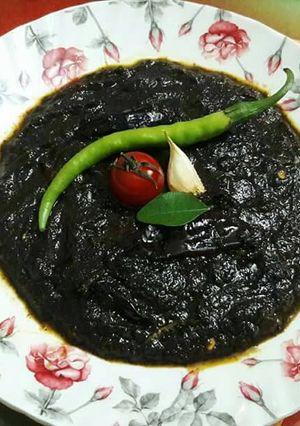 A picture of Karri Patta Chutney / Curry leaves chutney.