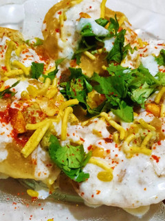 દહીં પૂરી (Dahi Poori Recipe In Gujarati) રેસીપી મુખ્ય ફોટો