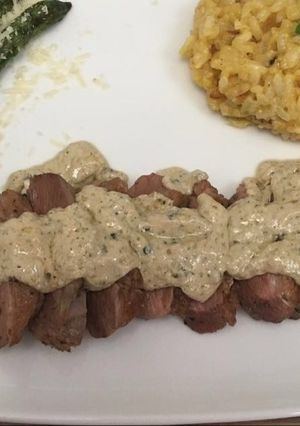 Una foto de Magret de Pato a la pimienta verde