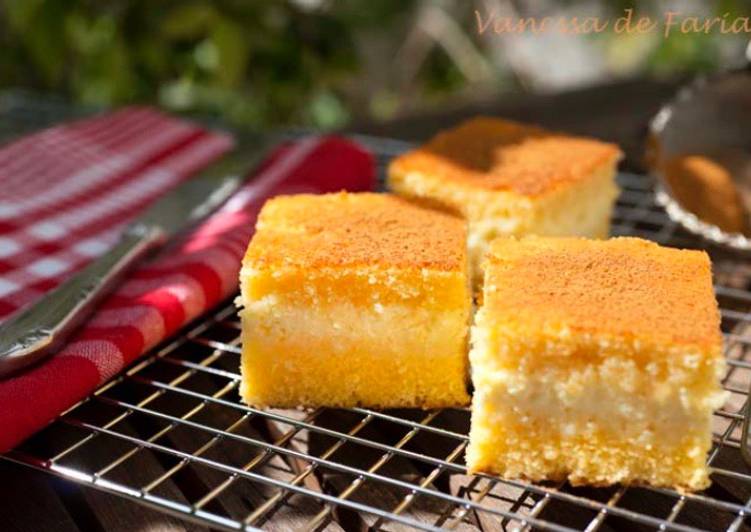 Steps to Prepare Ultimate Bolo de fubá cremoso