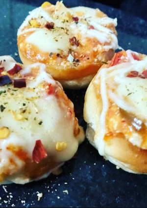 A picture of Cheese Blast Mini Burger.