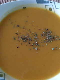 Una foto de Crema de calabaza y zanahoria con curry