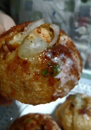 A picture of Dhoraji Style Gol Gappay.