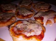 Una foto de pizzetas de argentina