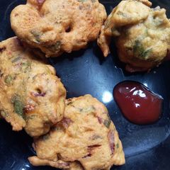 A picture of Palak onion Pakoade.