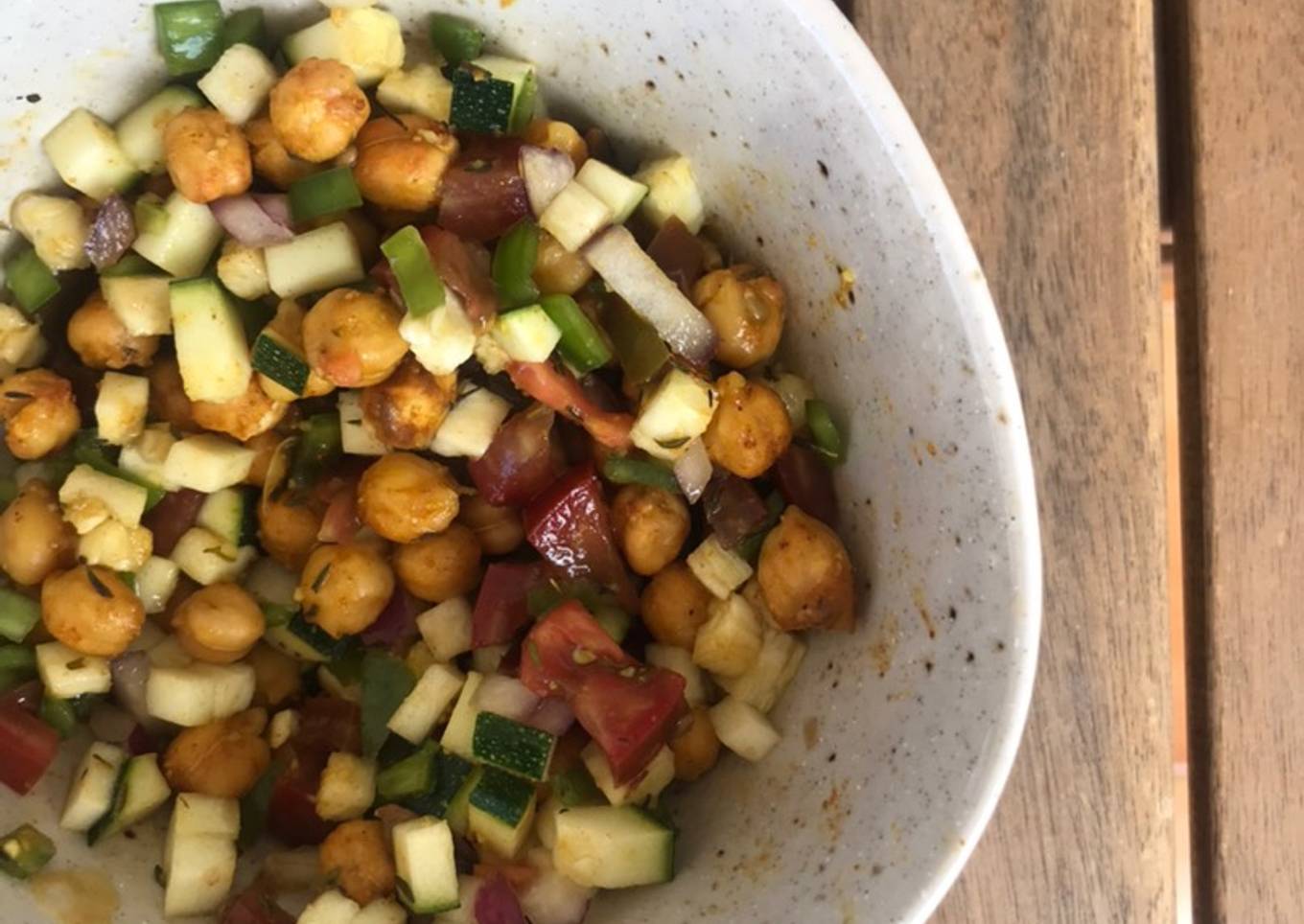 Ensalada de garbanzos especiados en airfryer
