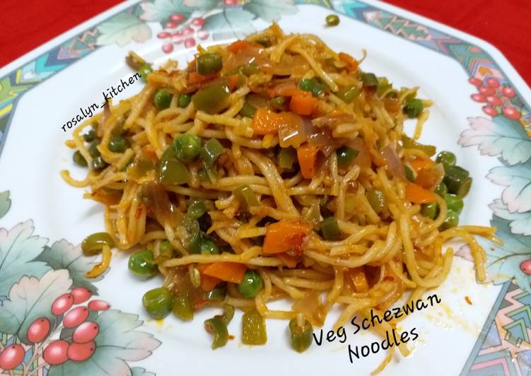 Veg Schezwan Noodles