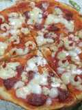 Pizza mista.. Salame e gamberetti