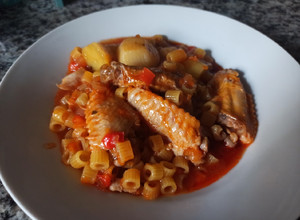 Una foto de Guiso de alitas de pollo