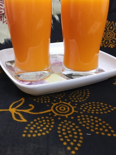 ઓરેન્જ કેરેટ જ્યૂસ (Orange Carrot Juice Recipe In Gujarati) રેસીપી મુખ્ય ફોટો