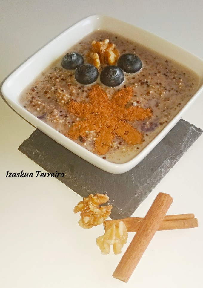 Una foto de Dulce de quinoa con arándanos