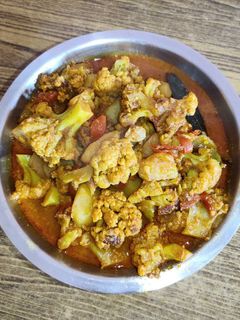 আলু ফুলকপির ভালনা(aloo foolkopir dalna recipe in Bengali) রেসিপির প্রধান ছবি