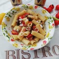 Foto di Pasta fredda con simmenthal e pomodorini