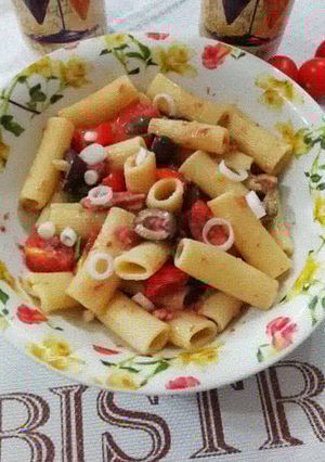 Foto di Pasta fredda con simmenthal e pomodorini