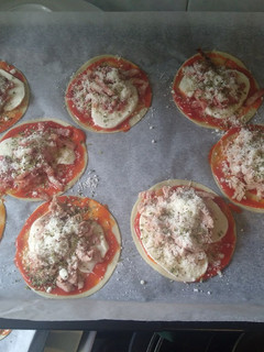 Una foto de Mini pizzas