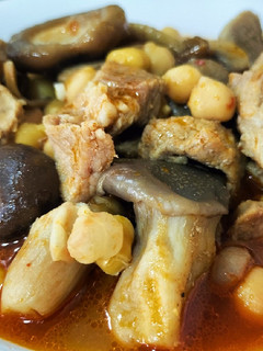 Una foto de Garbanzos con secreto y setas variadas sabor Cookpad