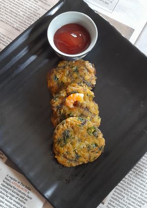 চিংড়ি মাছের বড়া (chingri macher bora recipe in Bengali) রেসিপির প্রধান ছবি