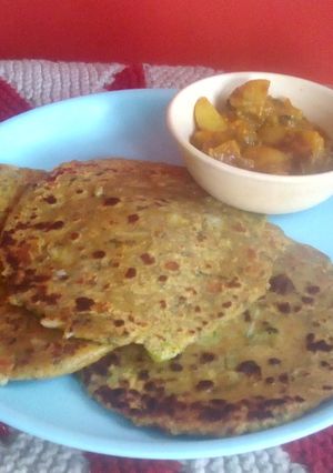 A picture of Mix vegetable paratha.