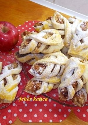 Almás süti recept fotója
