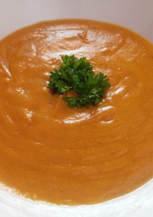 Une photo de Potage de pomme de terre carotte poulet