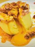 Coulant de Patata, Huevo y Pulpo con salsa al Pimentón