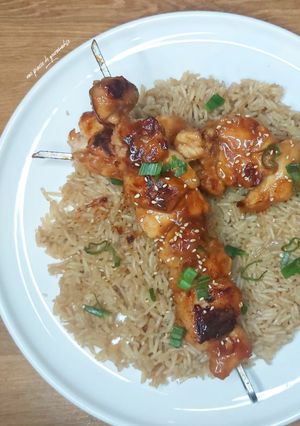 Une photo de Brochettes de poulet sucrées salées